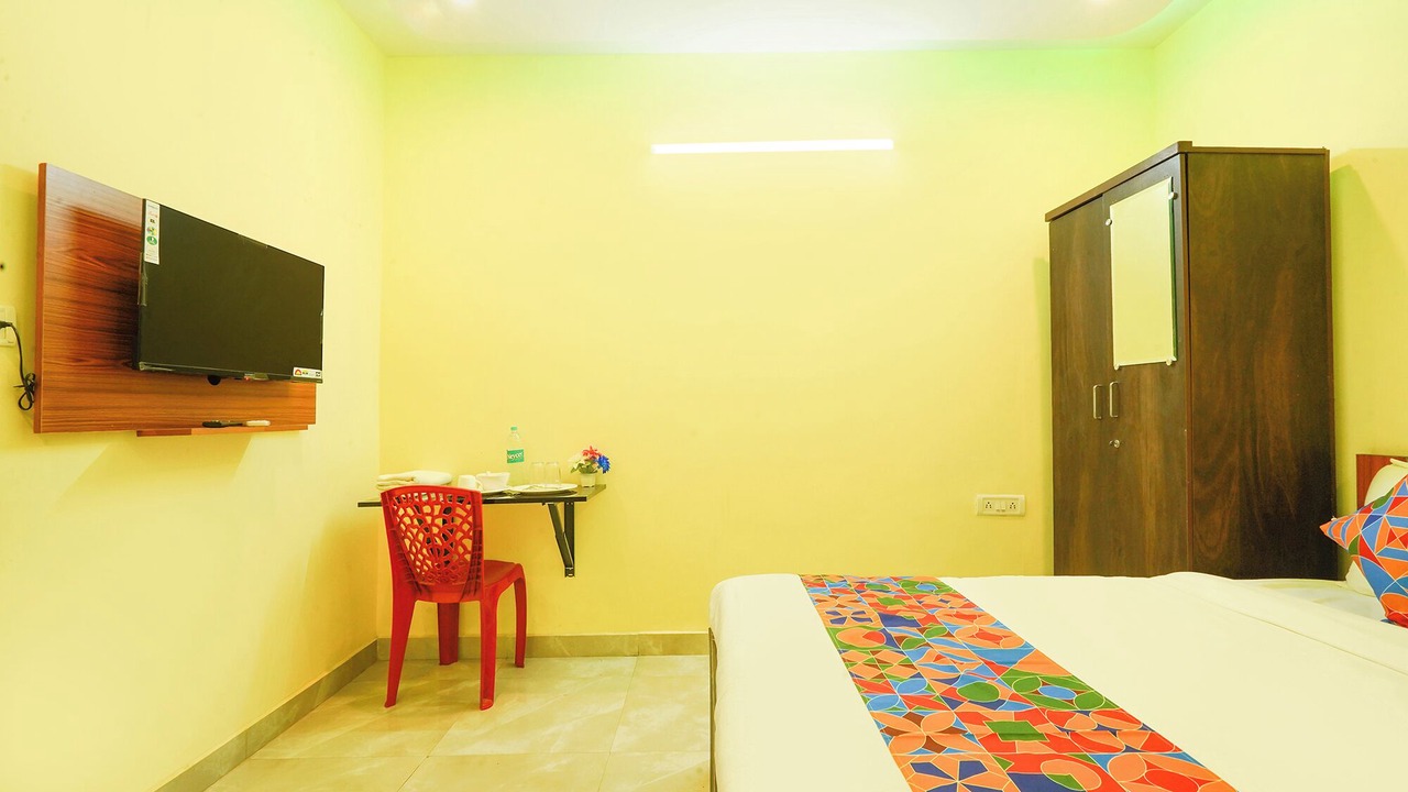 Photo of Bedroom in HBR Layout