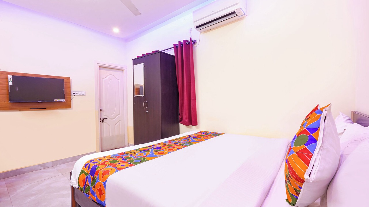 Photo of Bedroom in HBR Layout