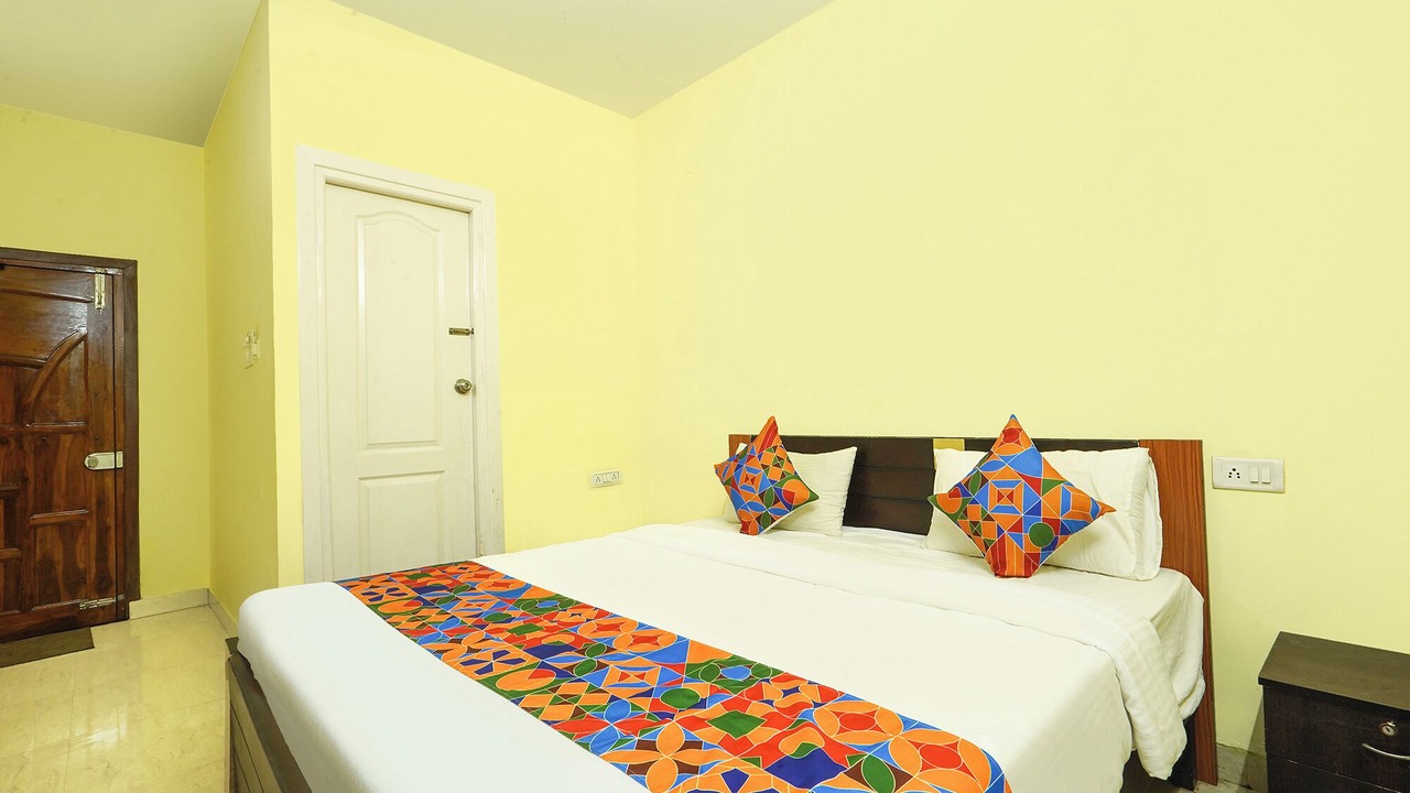 Photo of Bedroom in HBR Layout