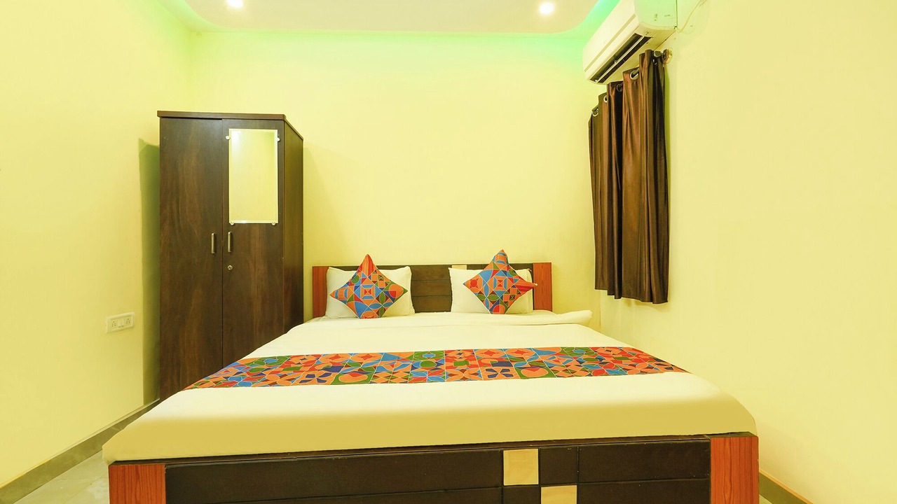 Photo of Bedroom in HBR Layout