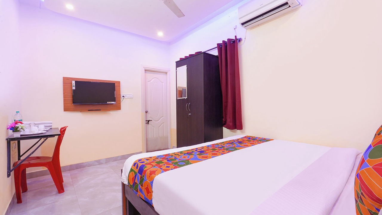 Photo of Bedroom in HBR Layout