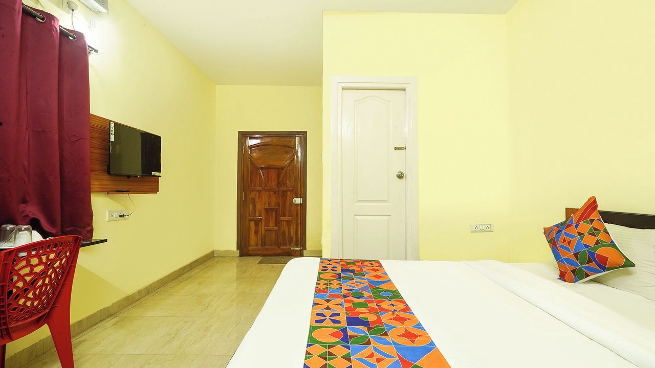 Photo of Bedroom in HBR Layout
