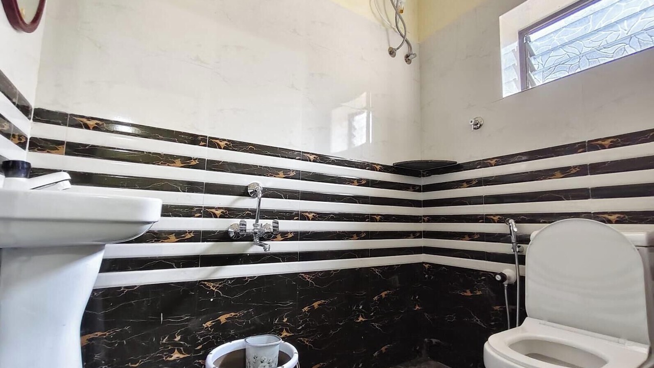 Photo of Bathroom in Murudeshwara