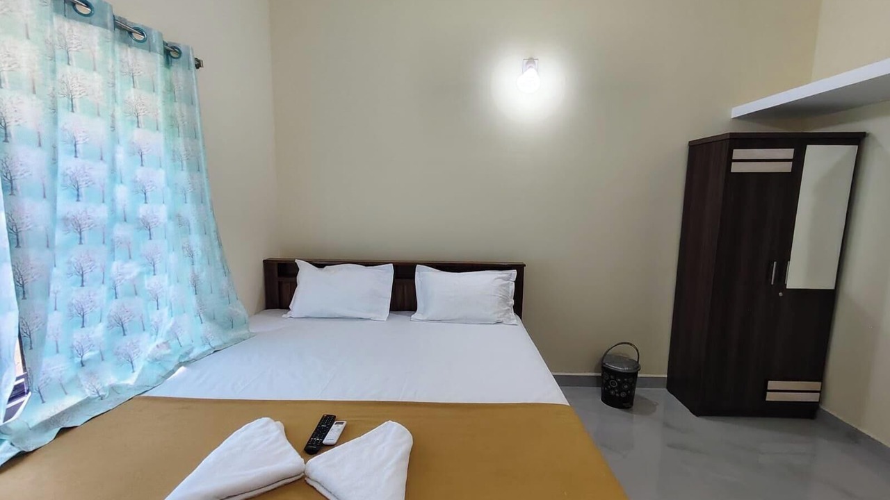 Photo of Bedroom in Murudeshwara