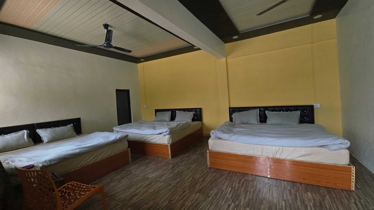 Photo of Bedroom in Nandaprayag