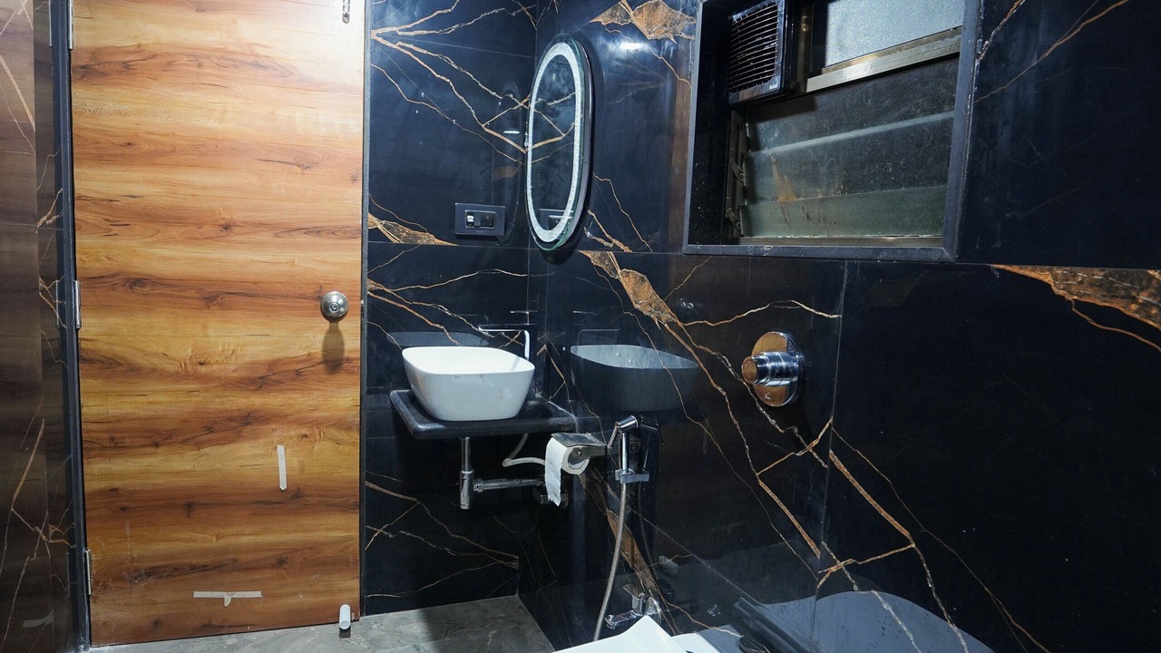 Photo of Bathroom in Santacruz West