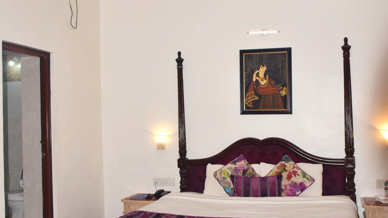 Photo of Bedroom in Mount Abu