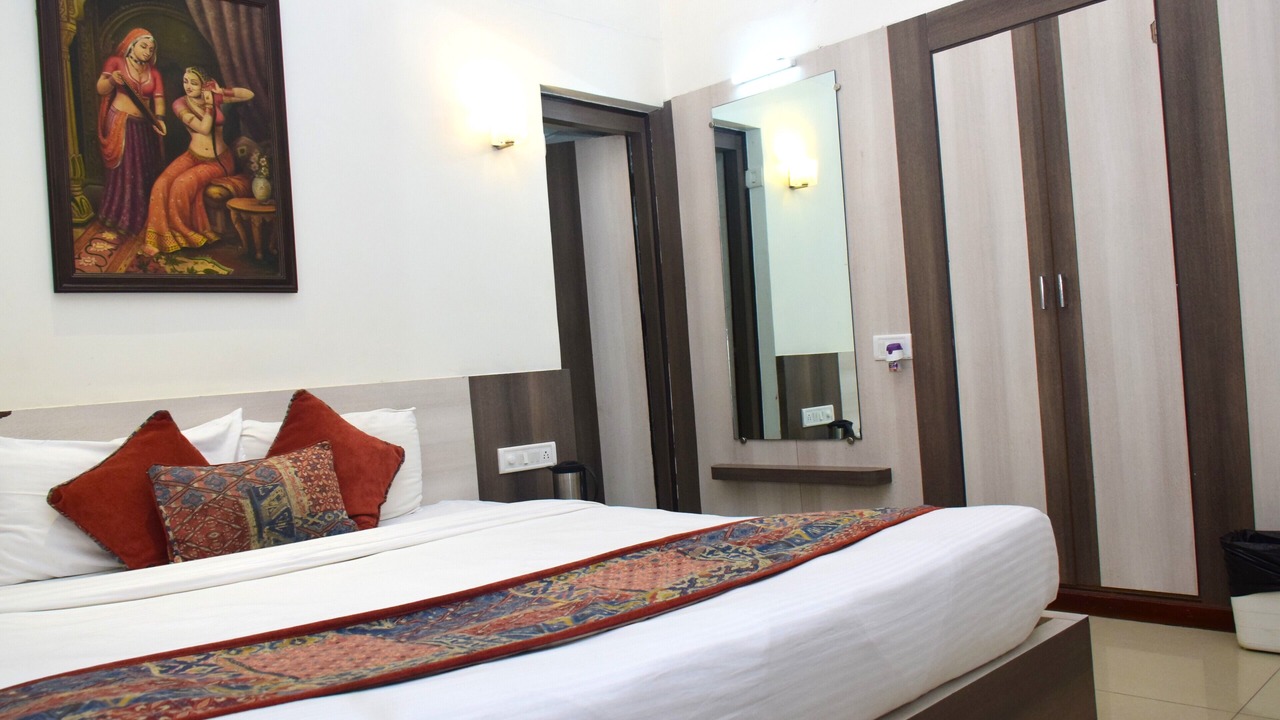 Photo of Bedroom in Mount Abu