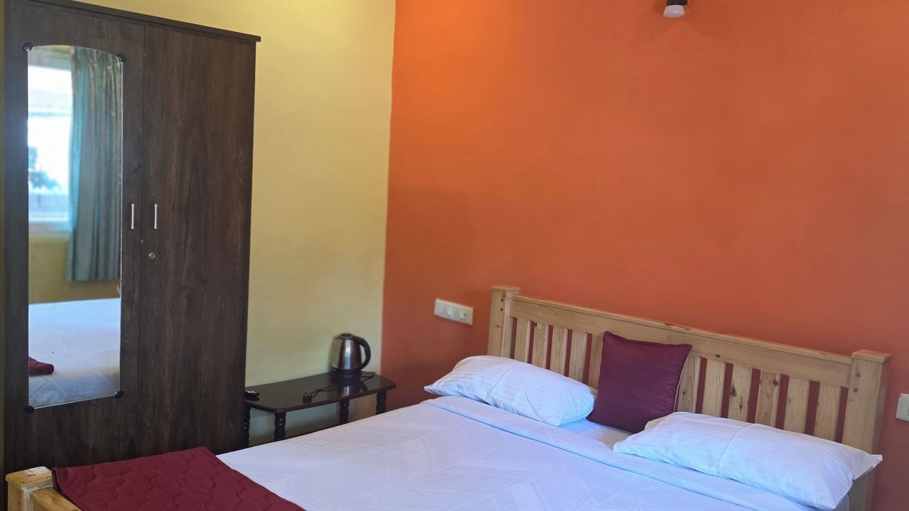 Photo of Bedroom in Valparai