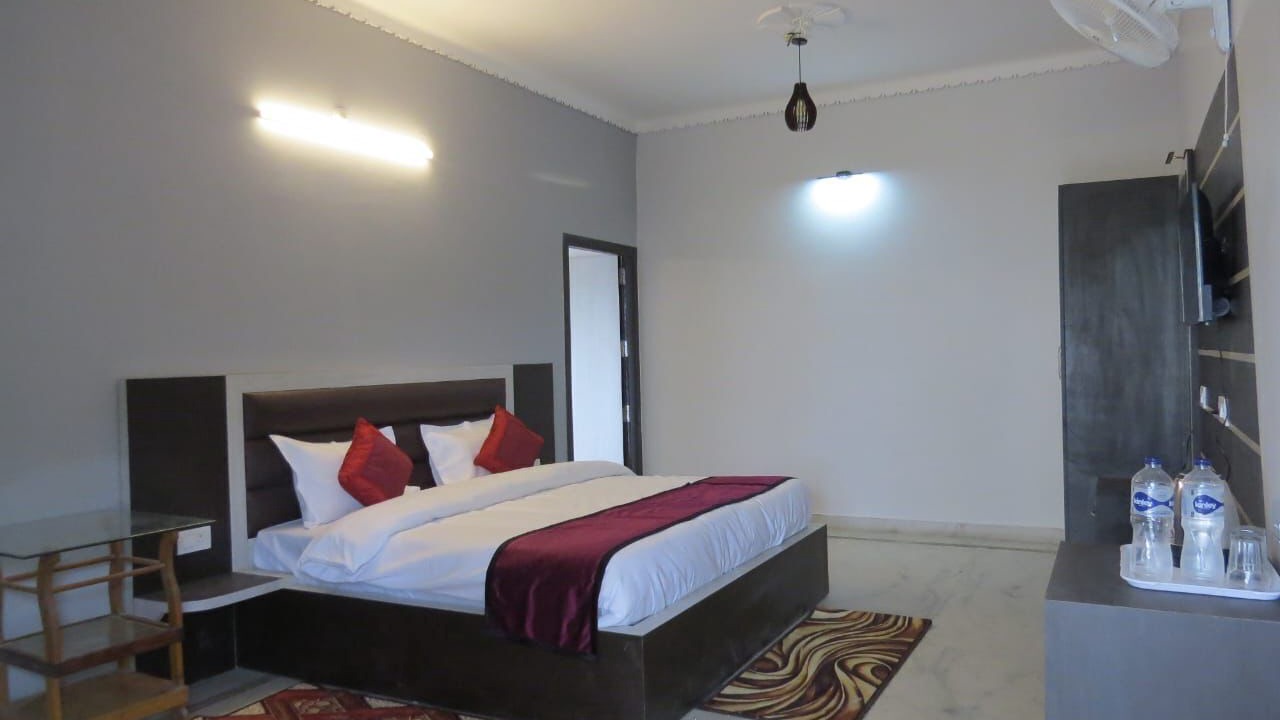 Photo of Bedroom in Bhowali
