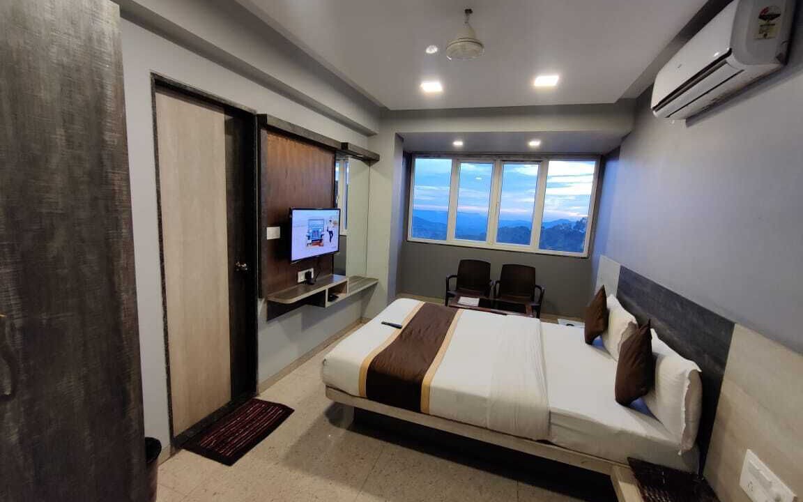 Photo of Bedroom in Mahabaleshwar
