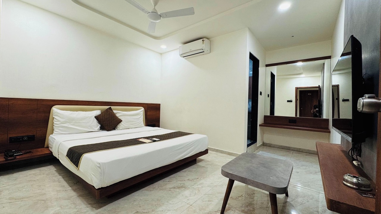 Photo of Bedroom in Rajkot
