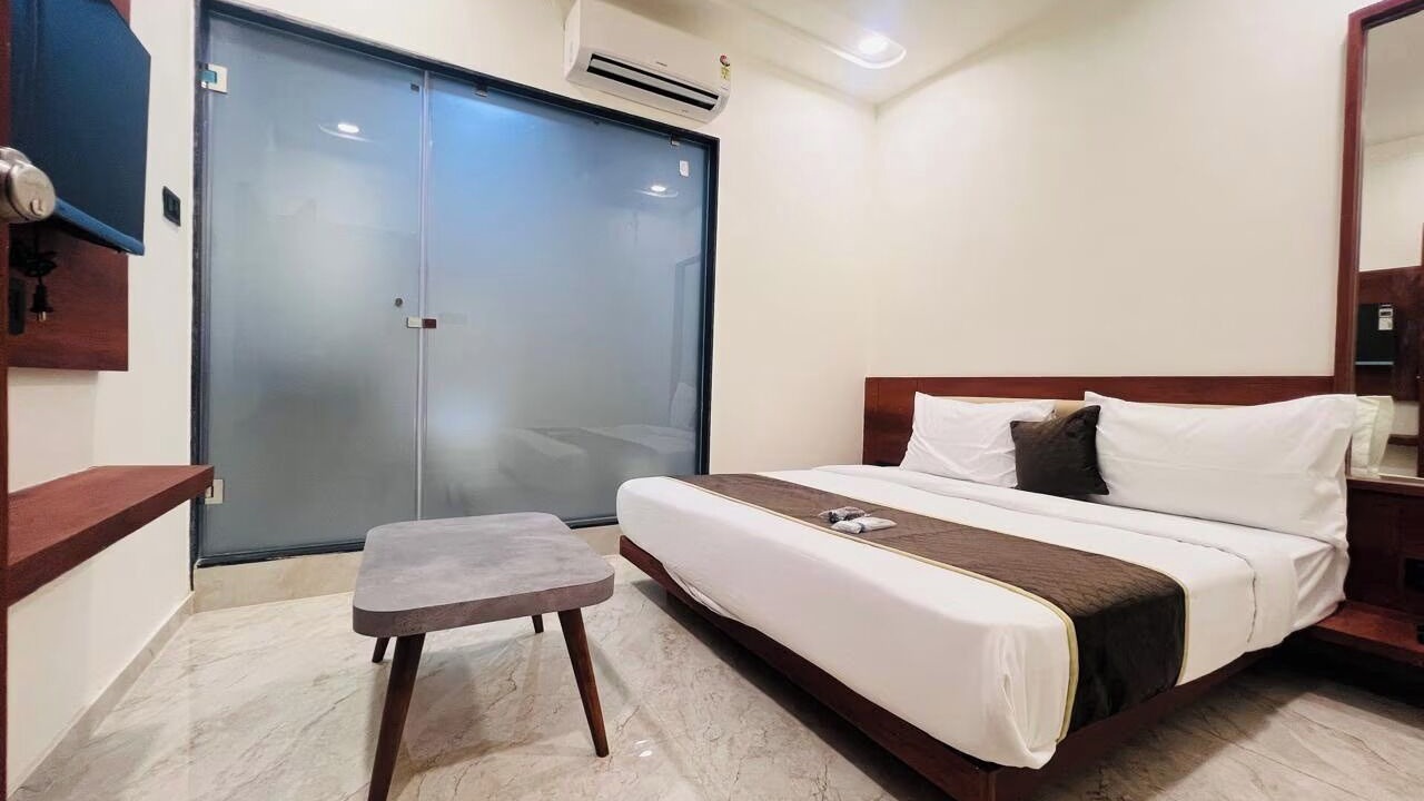 Photo of Bedroom in Rajkot