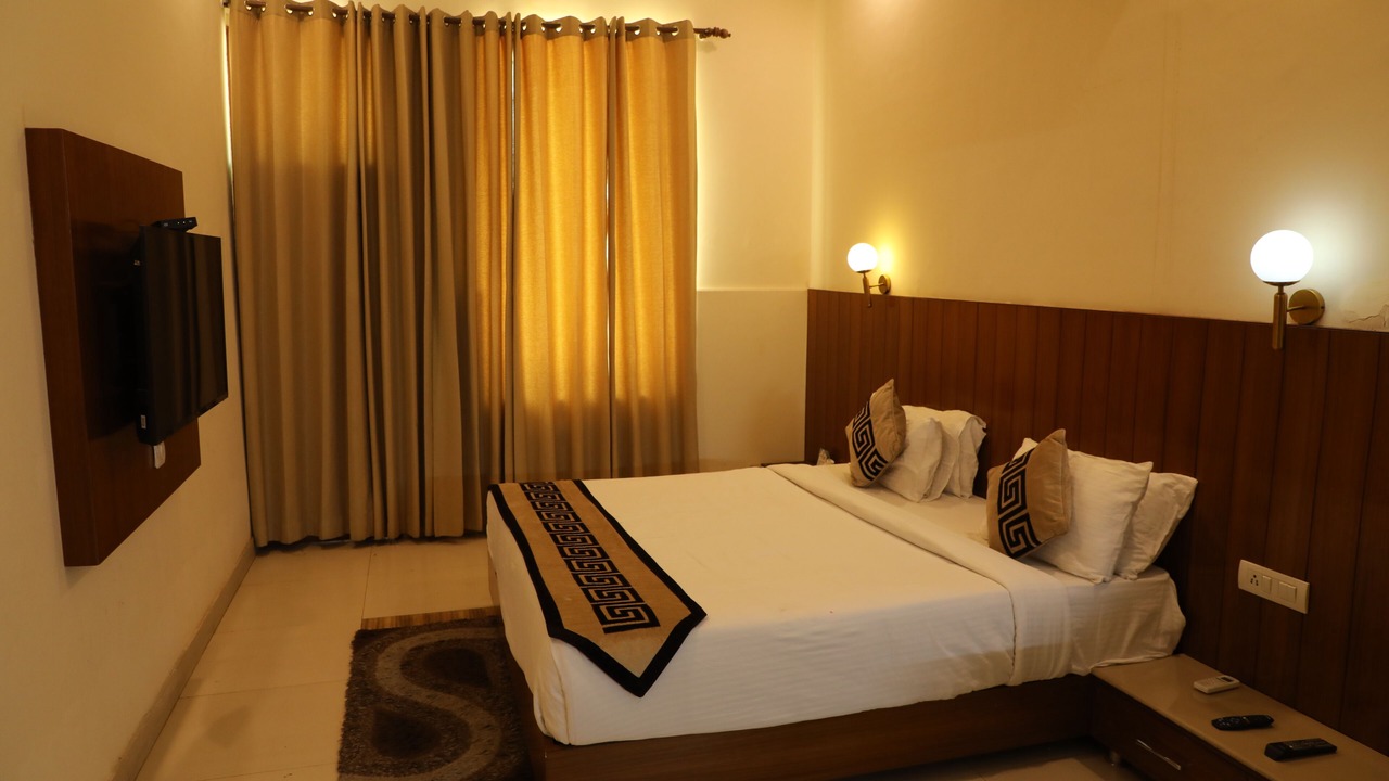 Photo of Bedroom in Jharmari