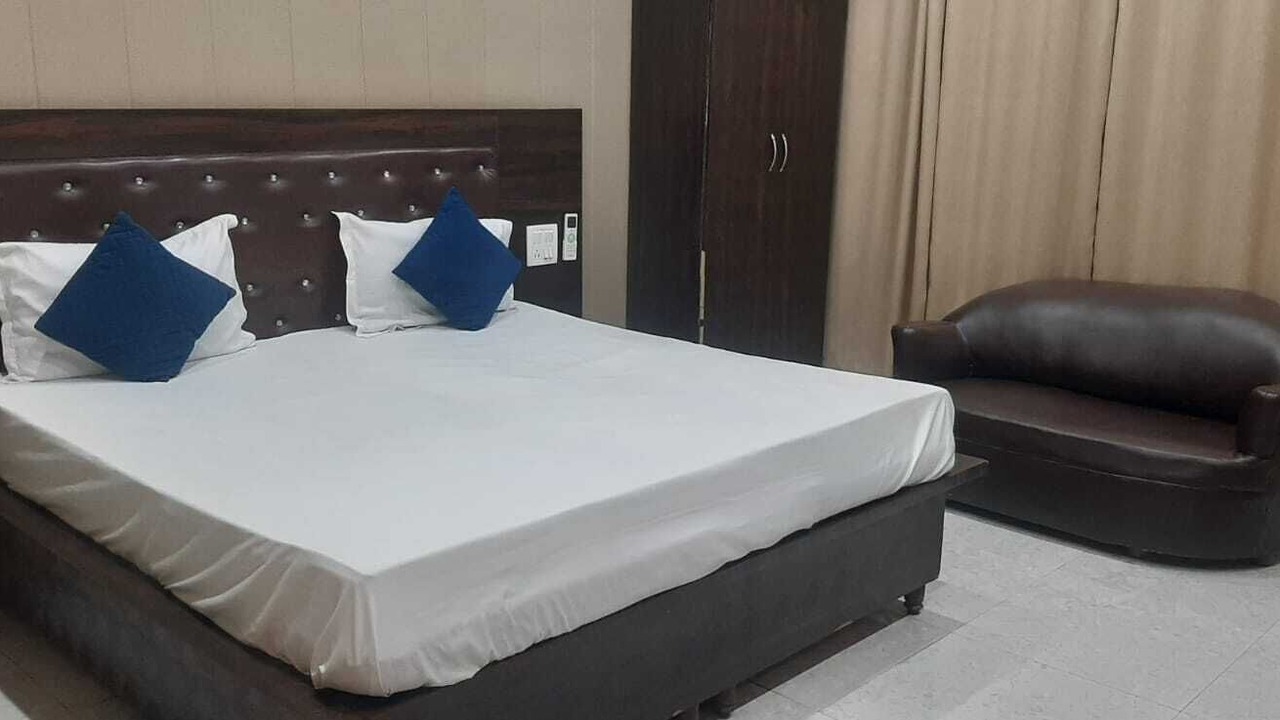 Photo of Bedroom in Dharampur