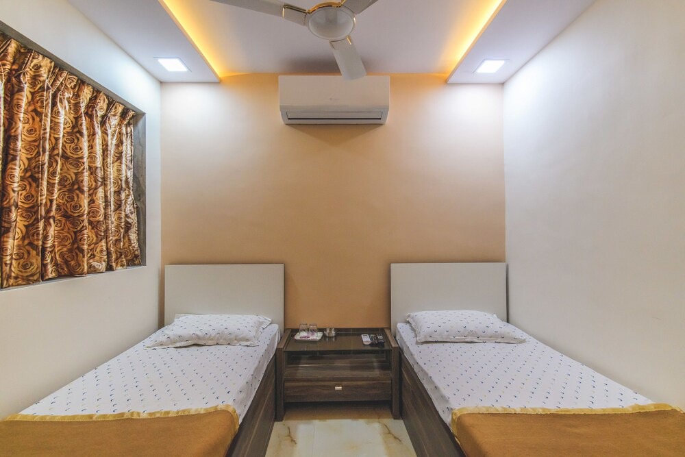 Photo of Bedroom in Malad West