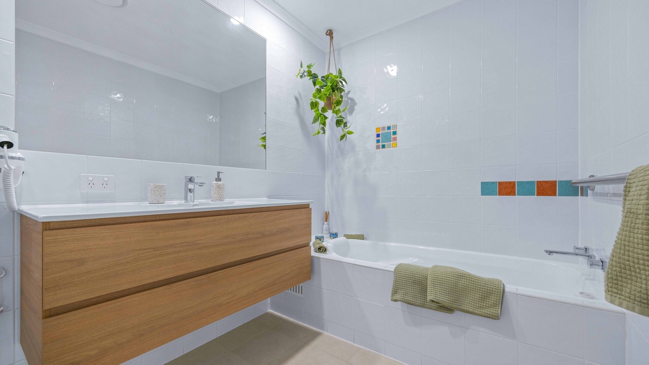 Photo of Bathroom in Flynns Beach