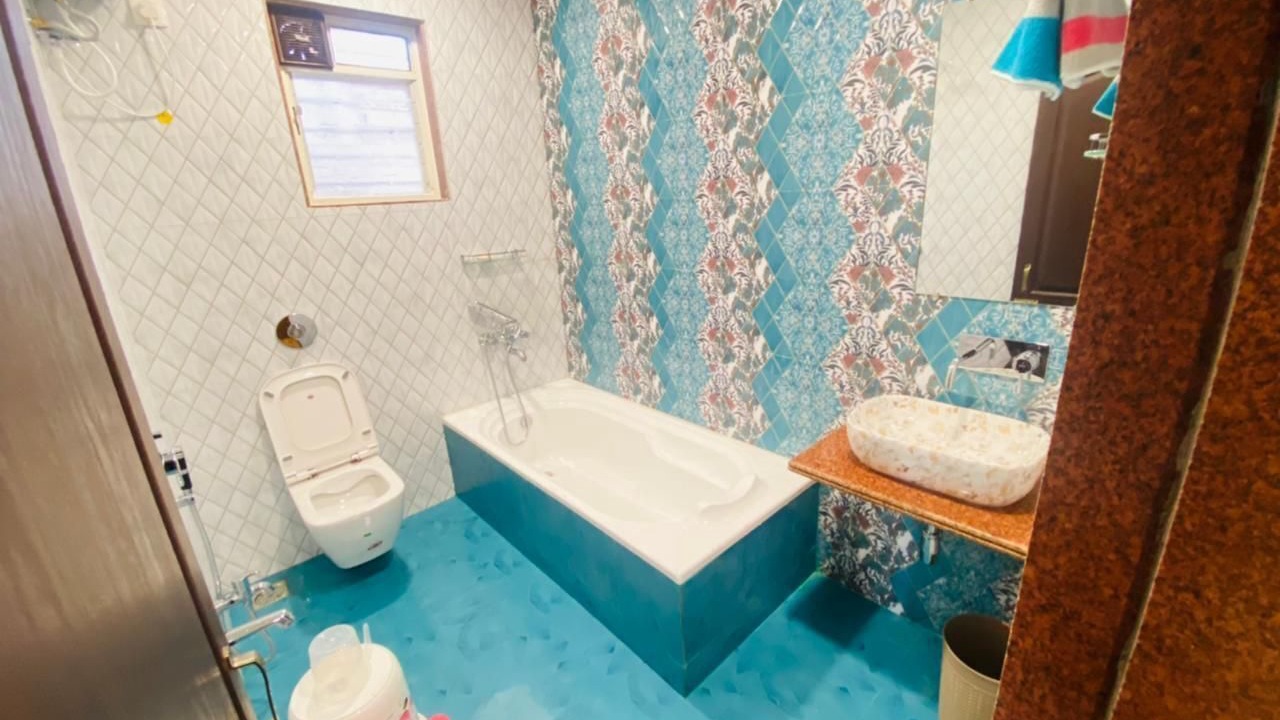 Photo of Bathroom in Mahabaleshwar
