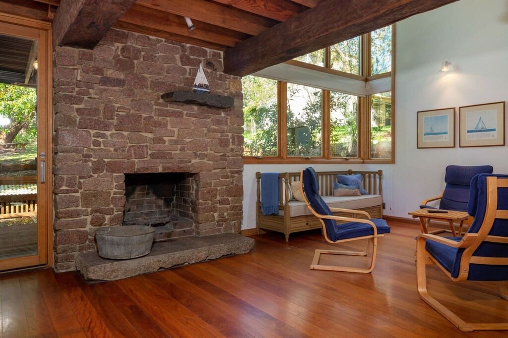 Photo of Livingroom in Guerilla Bay