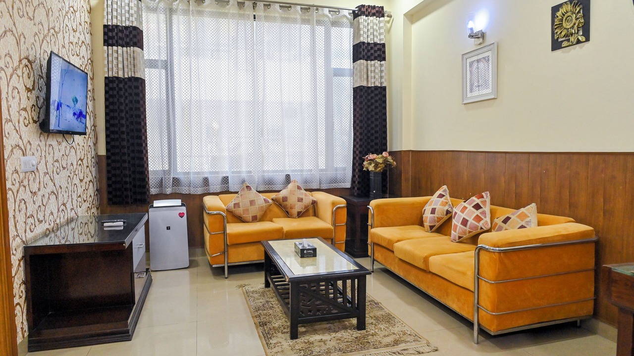 Photo of Livingroom in South City I