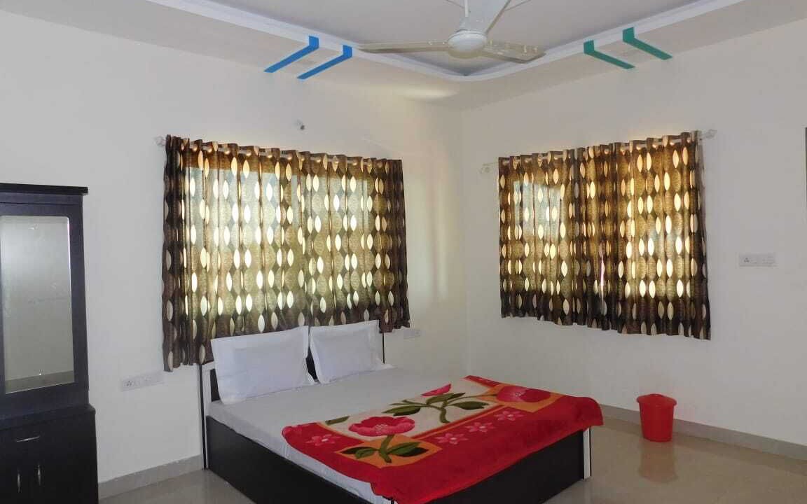 Photo of Bedroom in Mahabaleshwar