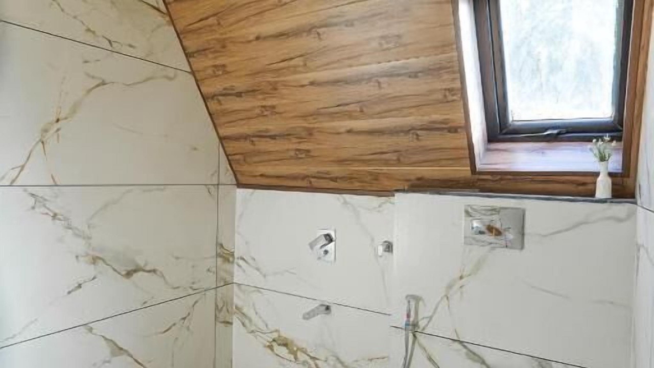 Photo of Bathroom in Theog