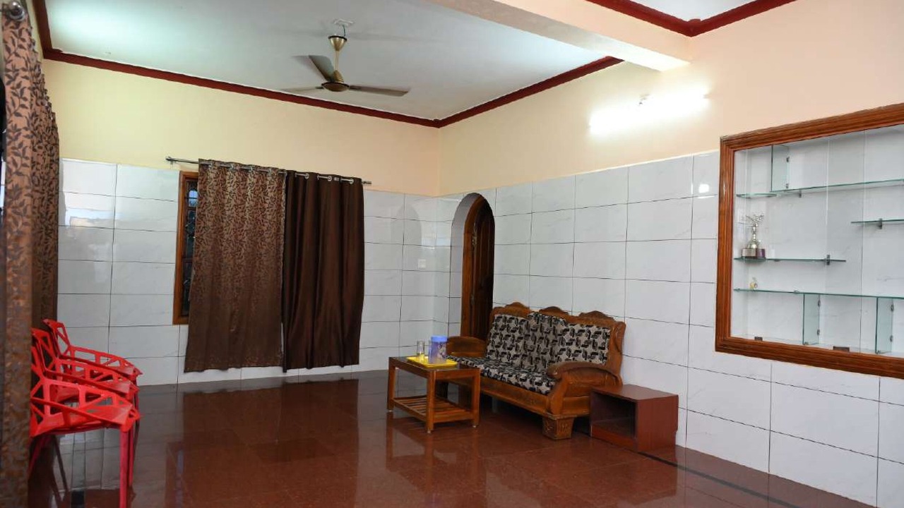 Photo of Bedroom in Murudeshwara