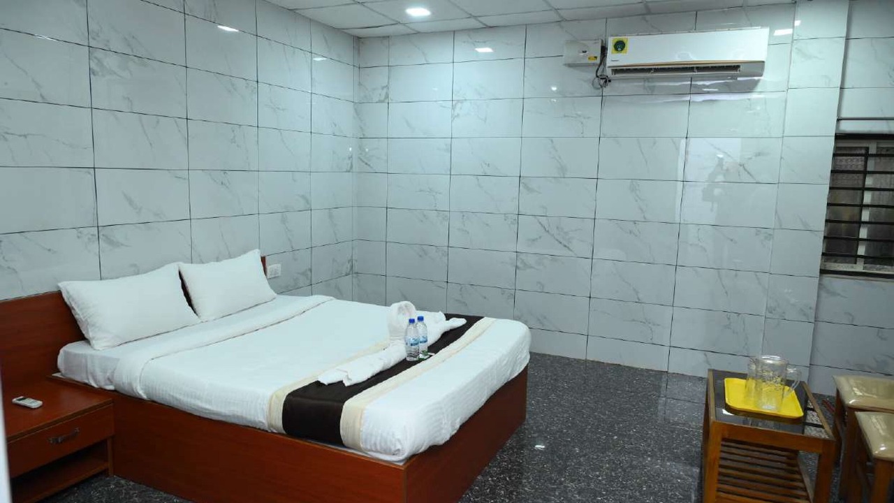 Photo of Bedroom in Murudeshwara