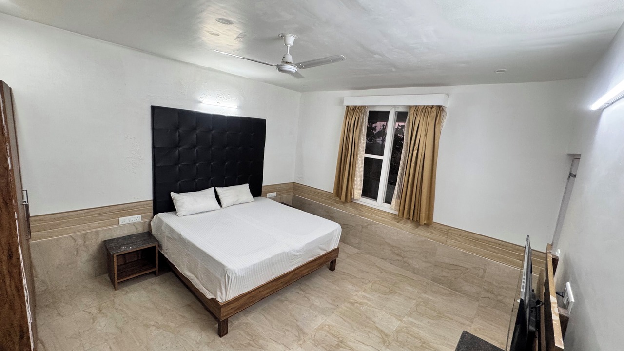 Photo of Bedroom in Lansdowne