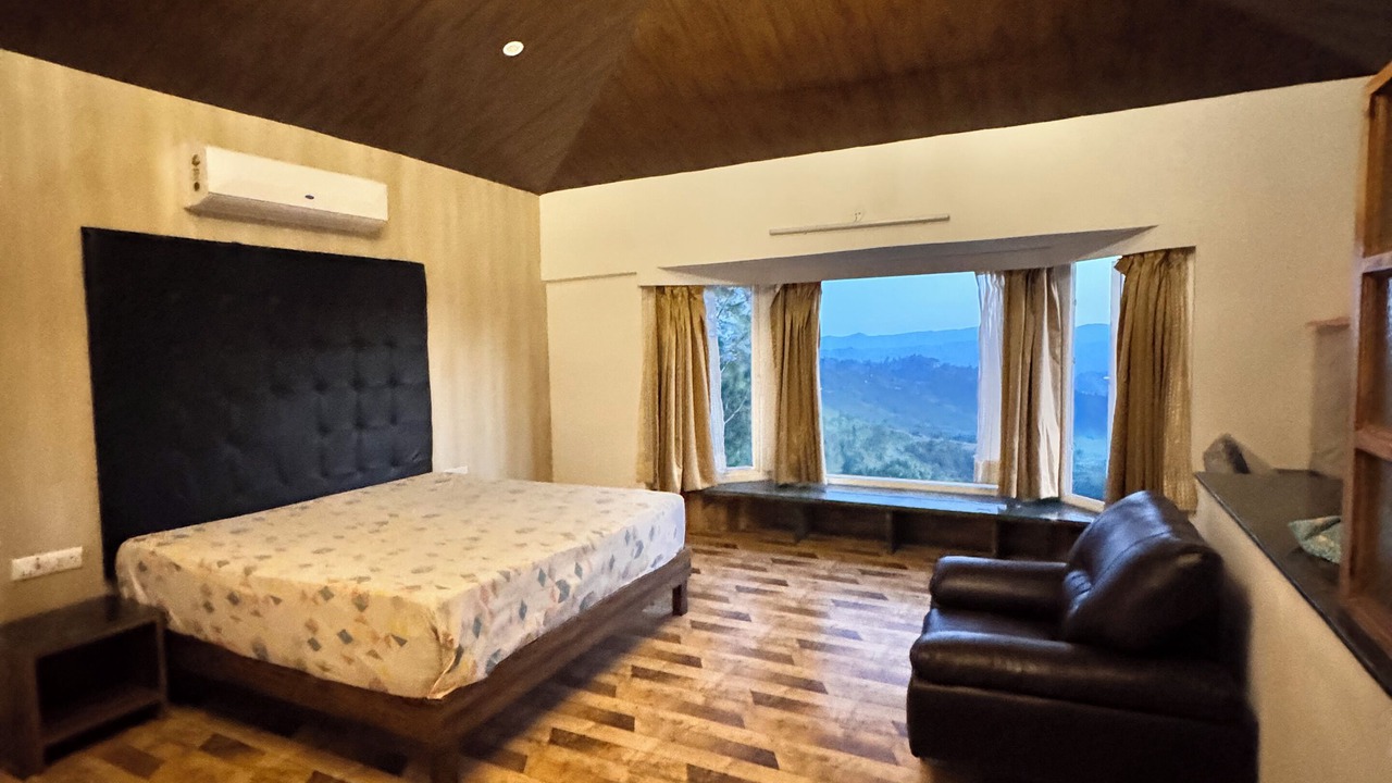 Photo of Bedroom in Lansdowne