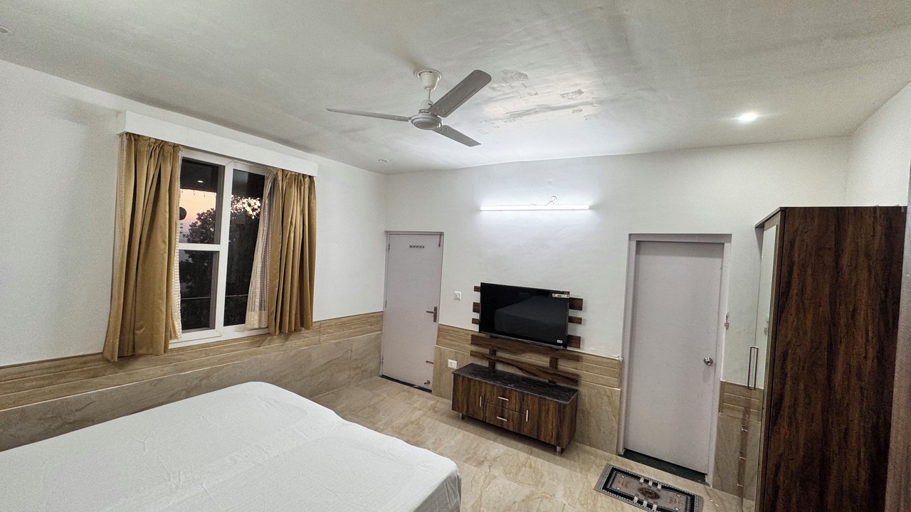 Photo of Bedroom in Lansdowne
