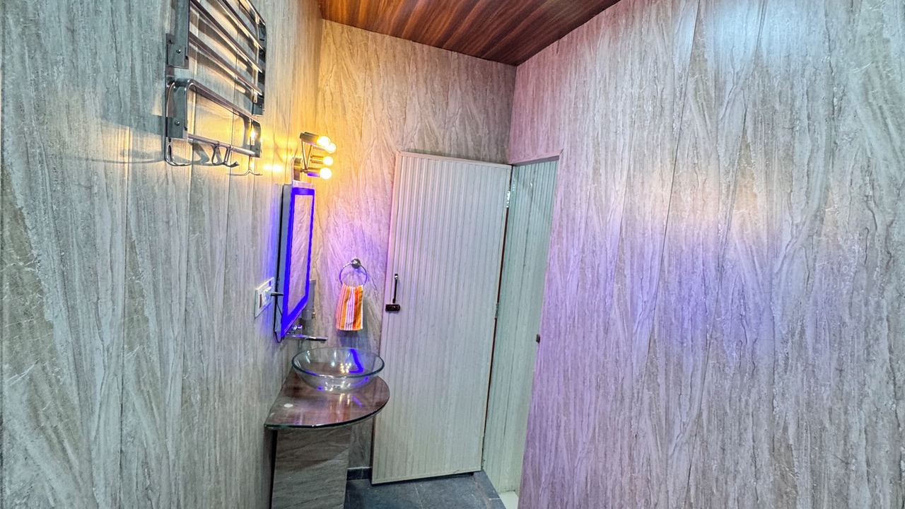Photo of Bathroom in Lansdowne