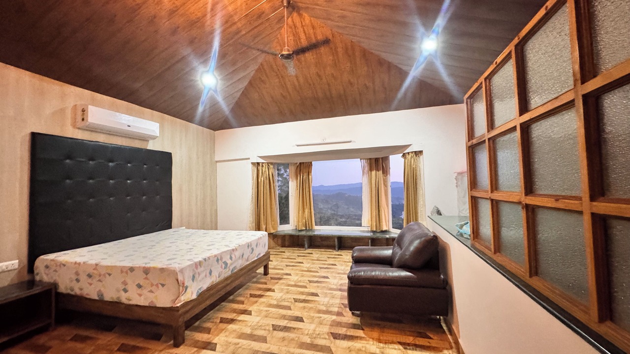 Photo of Bedroom in Lansdowne