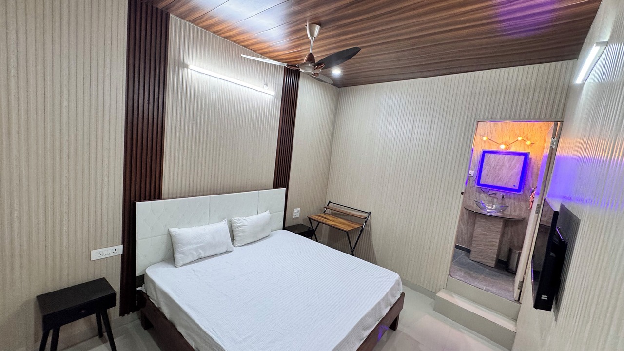 Photo of Bedroom in Lansdowne