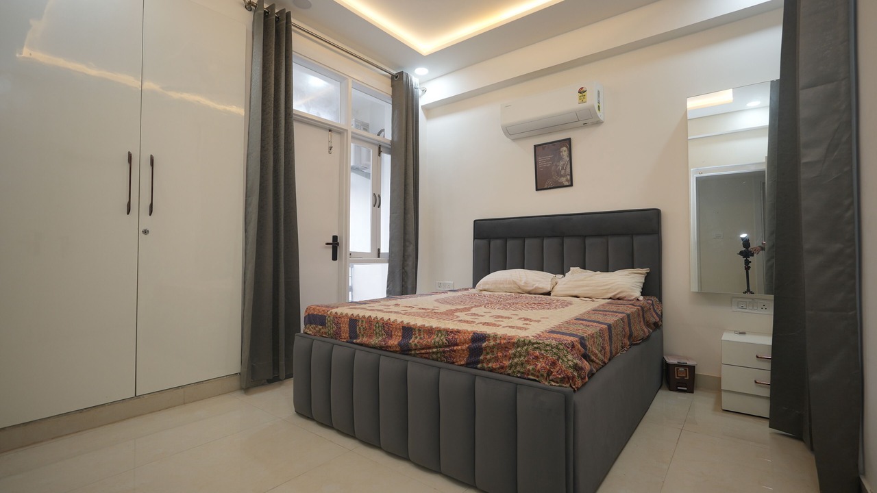 Photo of Bedroom in Taj Ganj