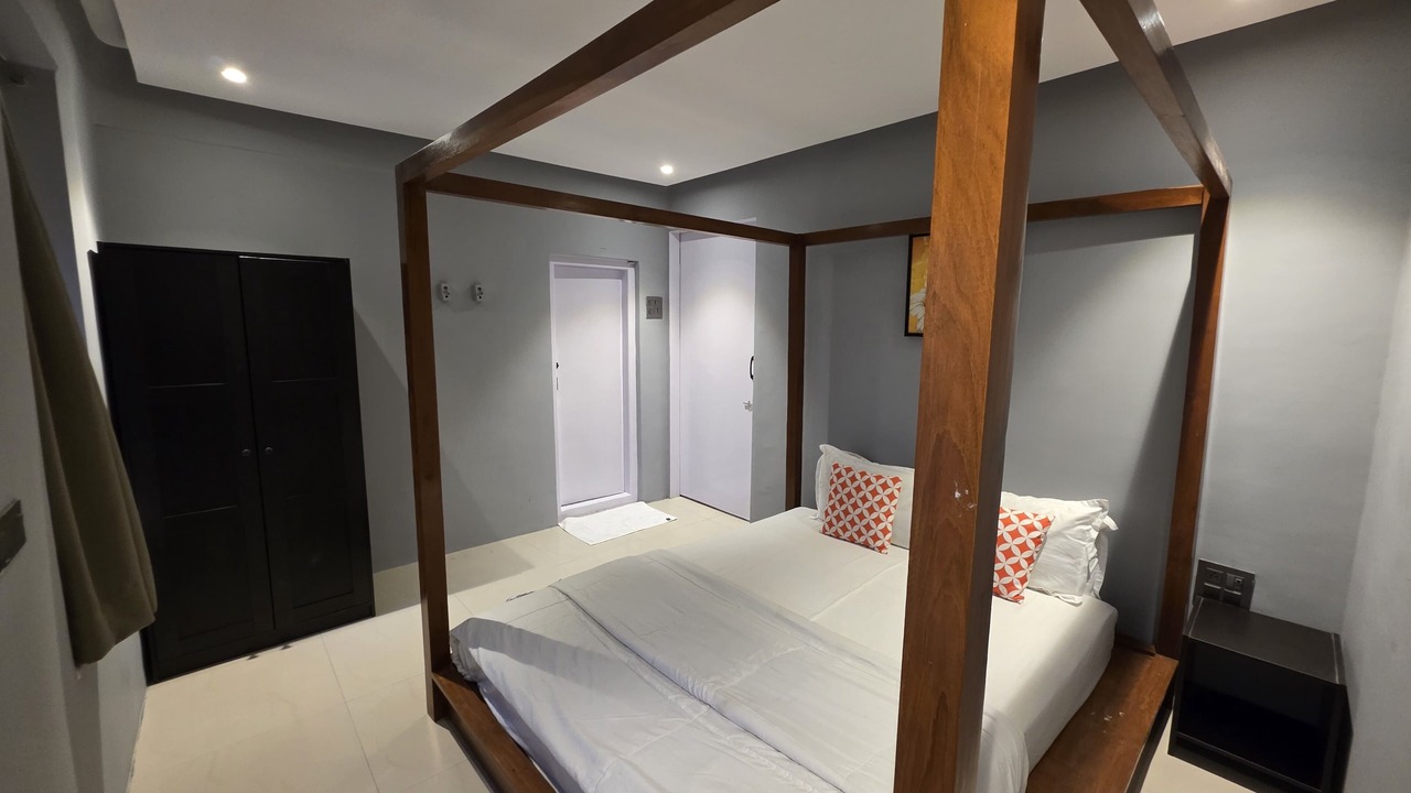 Photo of Bedroom in Malabar Hill