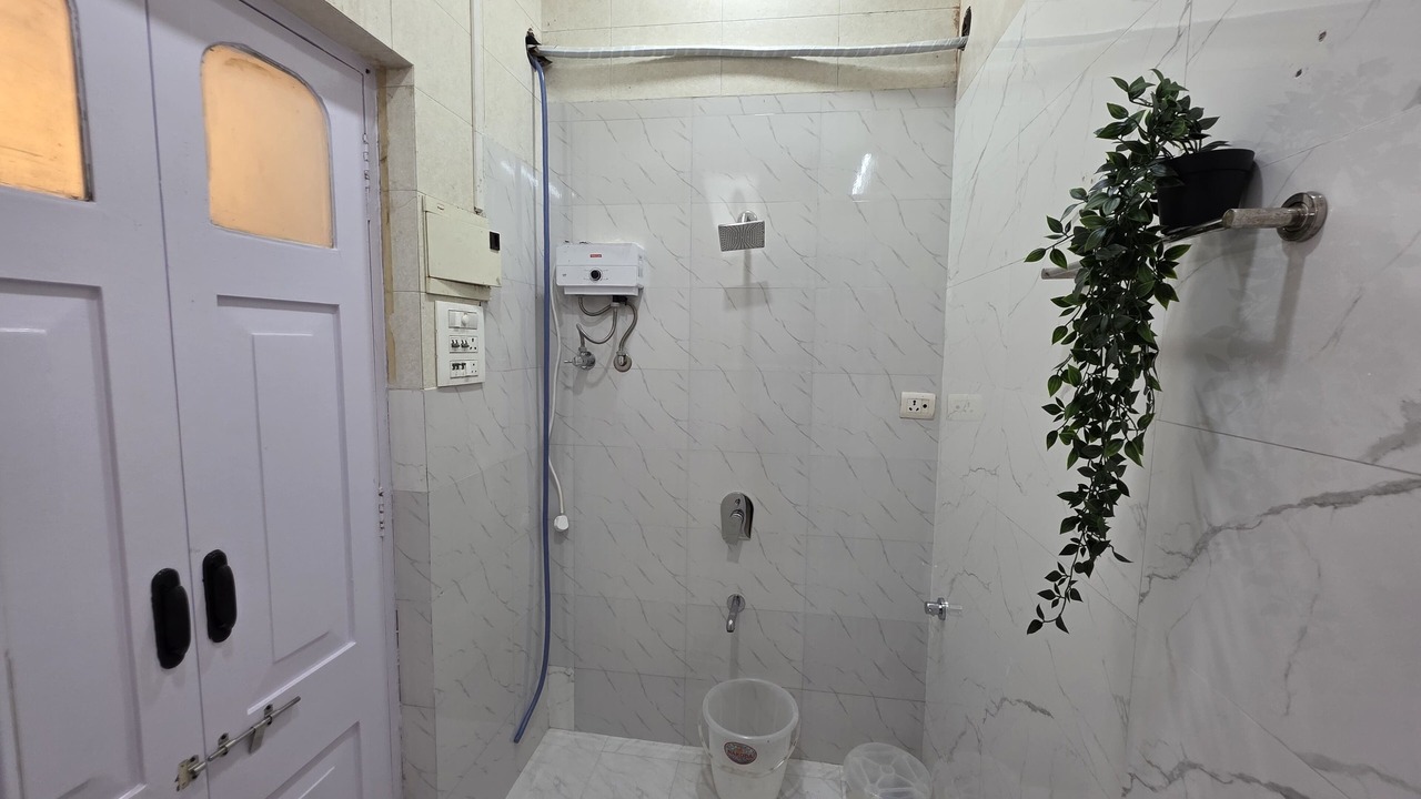 Photo of Bathroom in Malabar Hill