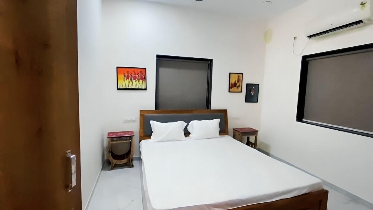 Photo of Bedroom in Solapur
