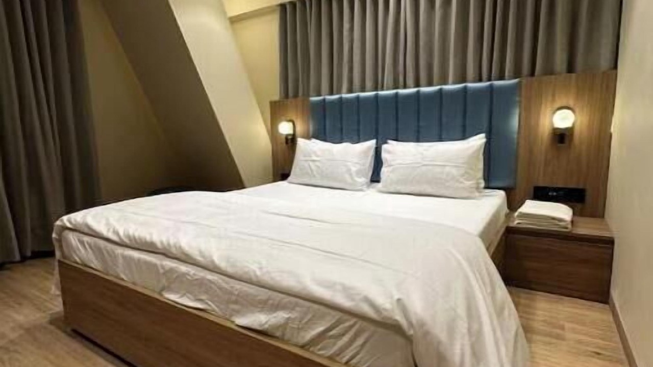 Photo of Bedroom in Khar
