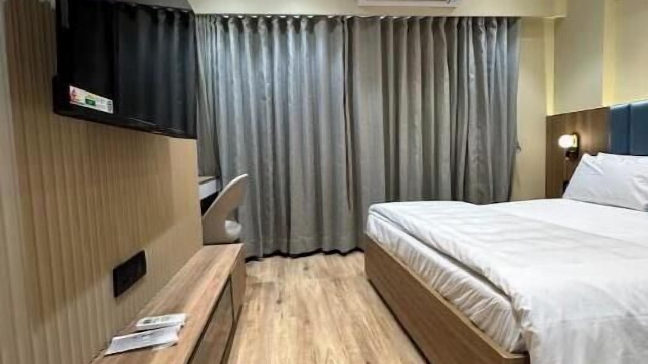 Photo of Bedroom in Khar