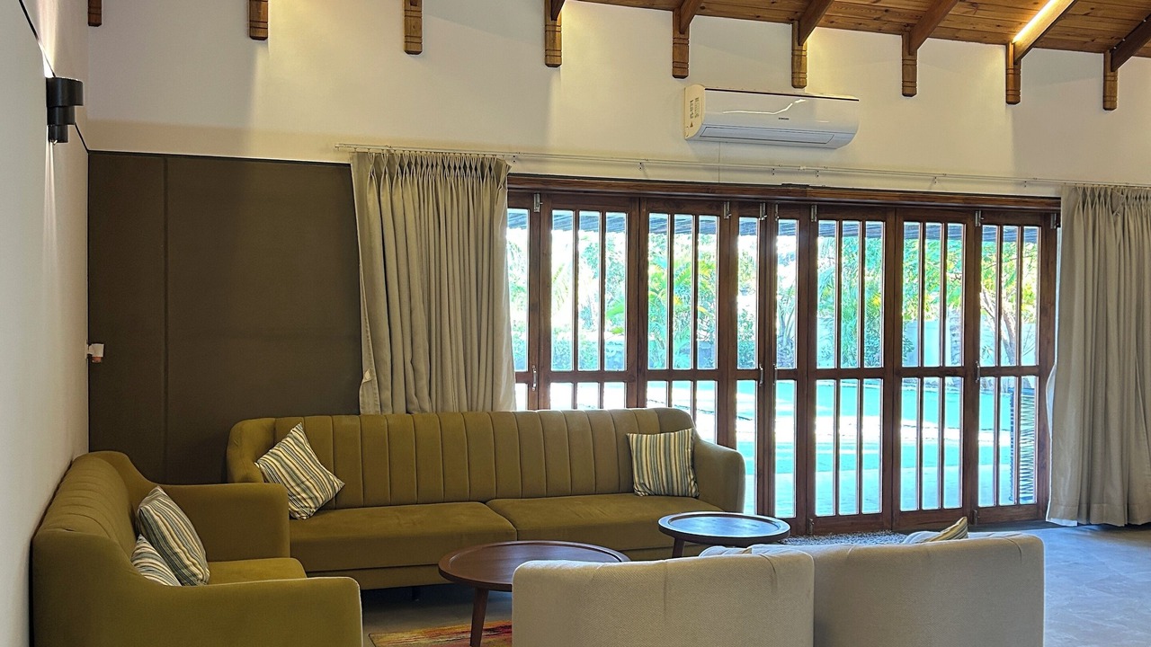 Photo of Livingroom in Devpar
