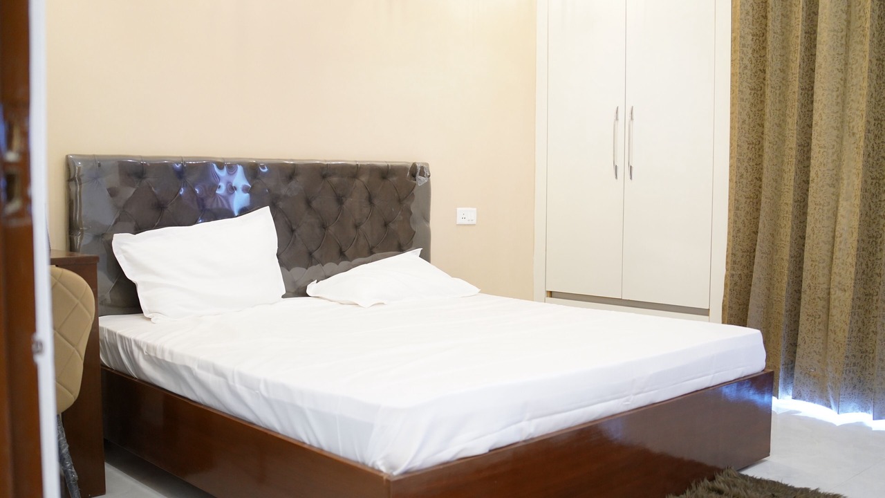 Photo of Bedroom in Landran