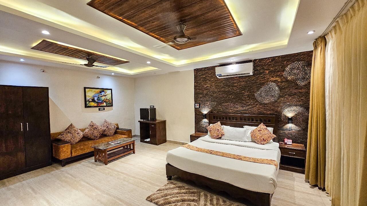 Photo of Bedroom in Pachmarhi