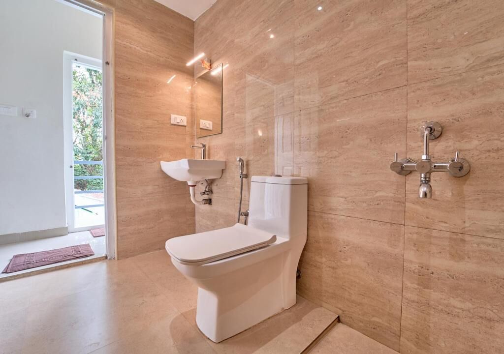 Photo of Bathroom in Maraiyur