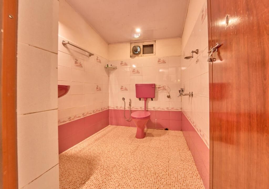 Photo of Bathroom in Maraiyur