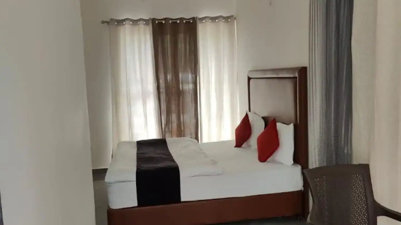 Photo of Bedroom in Naukuchiyatal