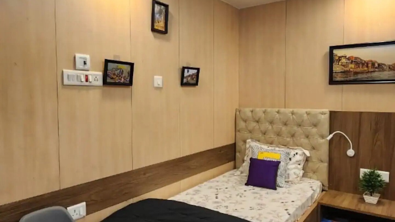 Photo of Bedroom in Mahmoorganj