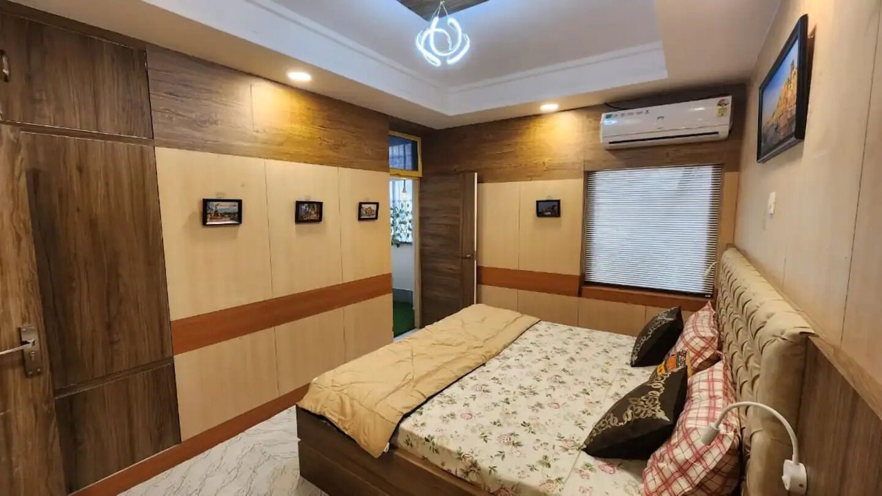 Photo of Bedroom in Mahmoorganj
