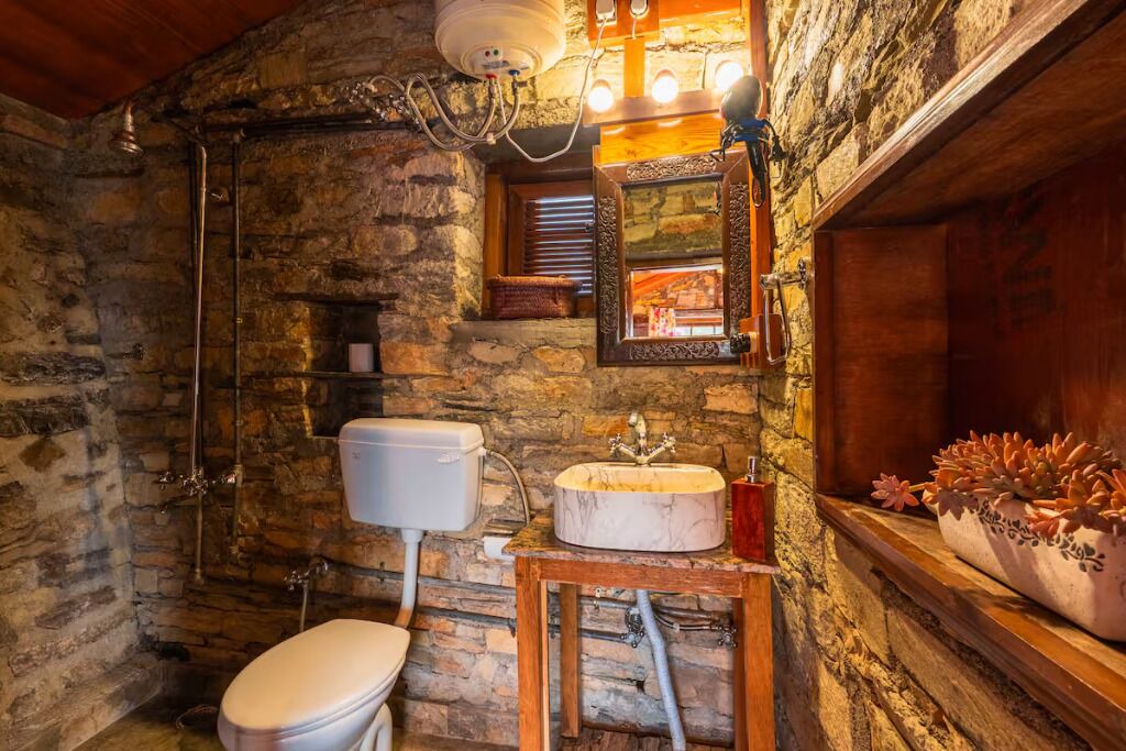 Photo of Bathroom in Kaul