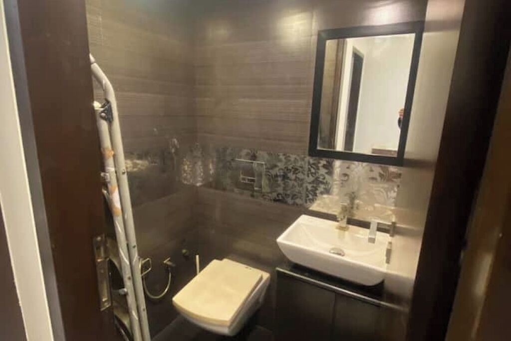 Photo of Bathroom in Bandra West
